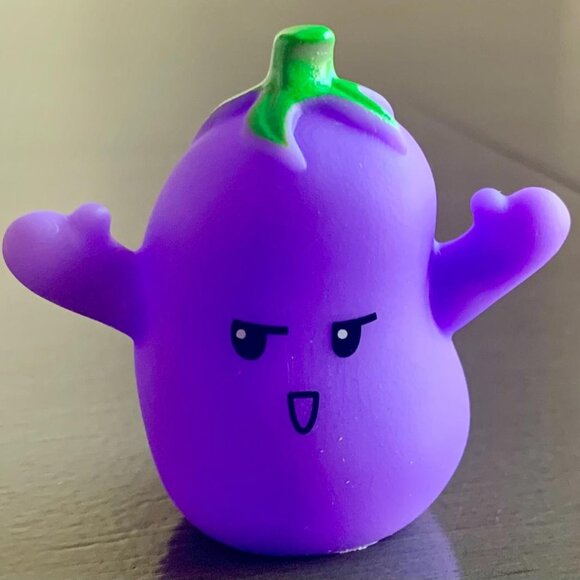 Set/5 Rubber 3+ Children's Cute Anthropomorphic Vegetable Veggies Finger Puppets - Picture 4 of 6